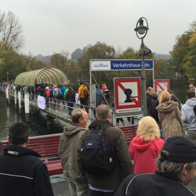 SwissCity Marathon Lucerne vom 26.10.2014 - Schiffffahrt zum Startgelände beim Verkehrshaus Luzern